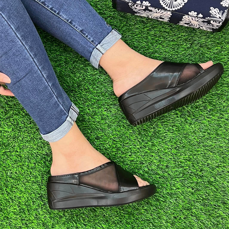 <p><strong>331 Wedge Heel</strong></p>